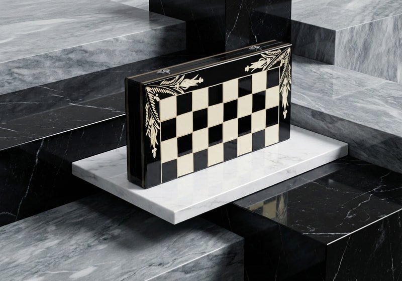 Joc de Șah și Table Marca din România ROmde™ din Lemn Natural de Fag Lucrat Autentic de Mână cu Unelte Tradiționale – Mai Multe Dimensiuni și Culori dintre Care Se Poate Alege - 44x44 cm, Negru cu Alb - Image 5