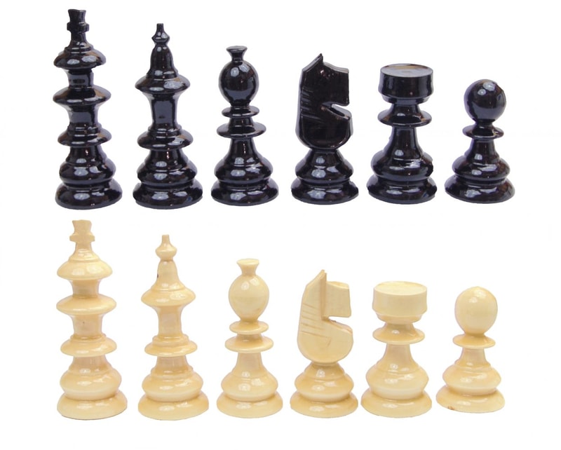 Piese Șah din Lemn Românești, Lucrate cu Mâna, Negru cu Alb, Diametru Bază 3,8 cm, Înălțime Rege 10 cm, Care Se Potrivesc pentru Tabla de Joc de 50×50 cm