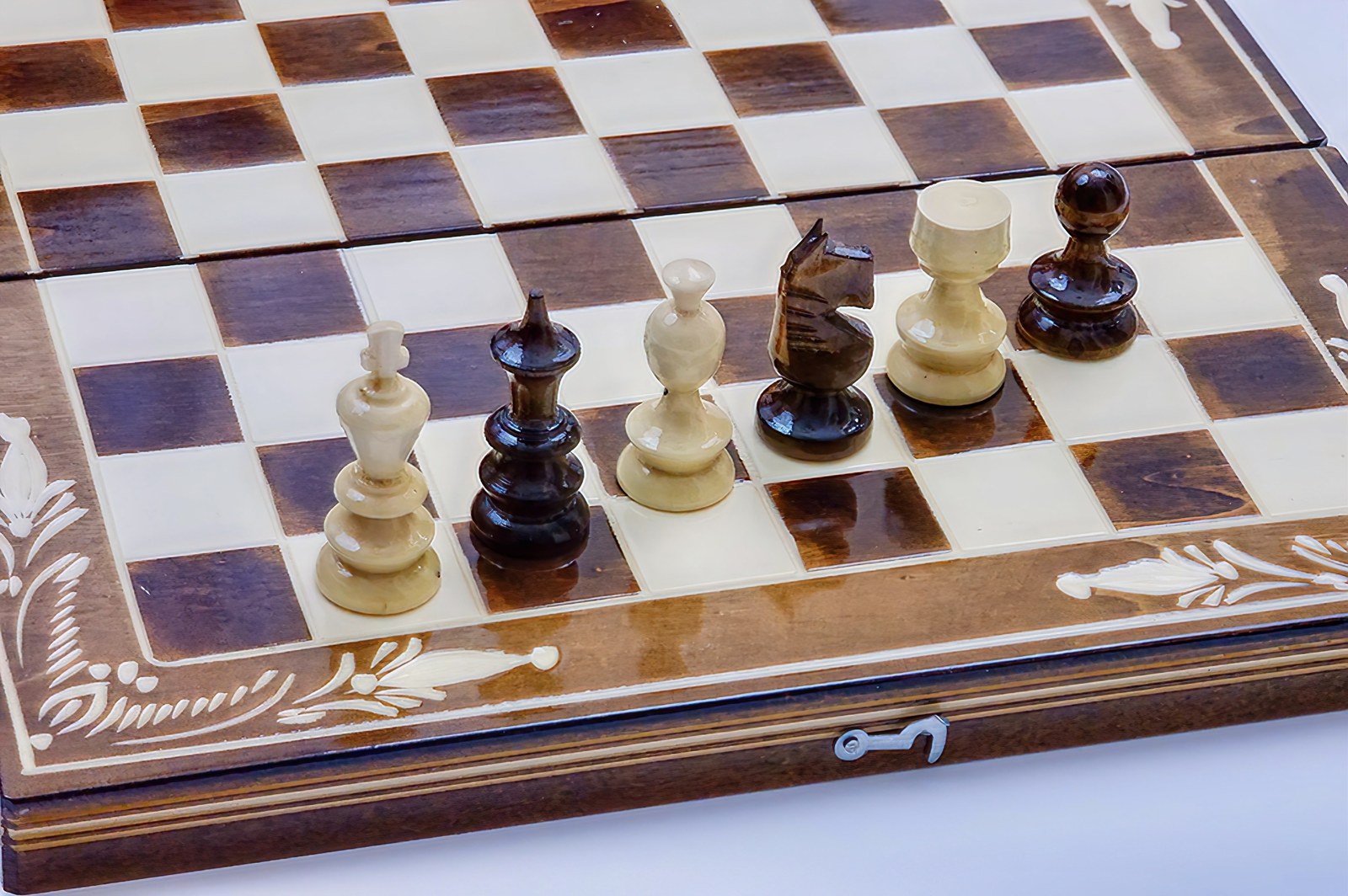 Set Șah și Table din Lemn de Fag Lucrat Manual, 32x32 cm (Maro/Alb) - Image 4