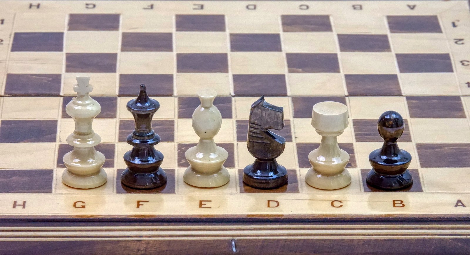 Set Șah și Table din Lemn de Fag, Lucrat Manual, Numerotat, 32x32 cm (Maro/Alb) - Image 5