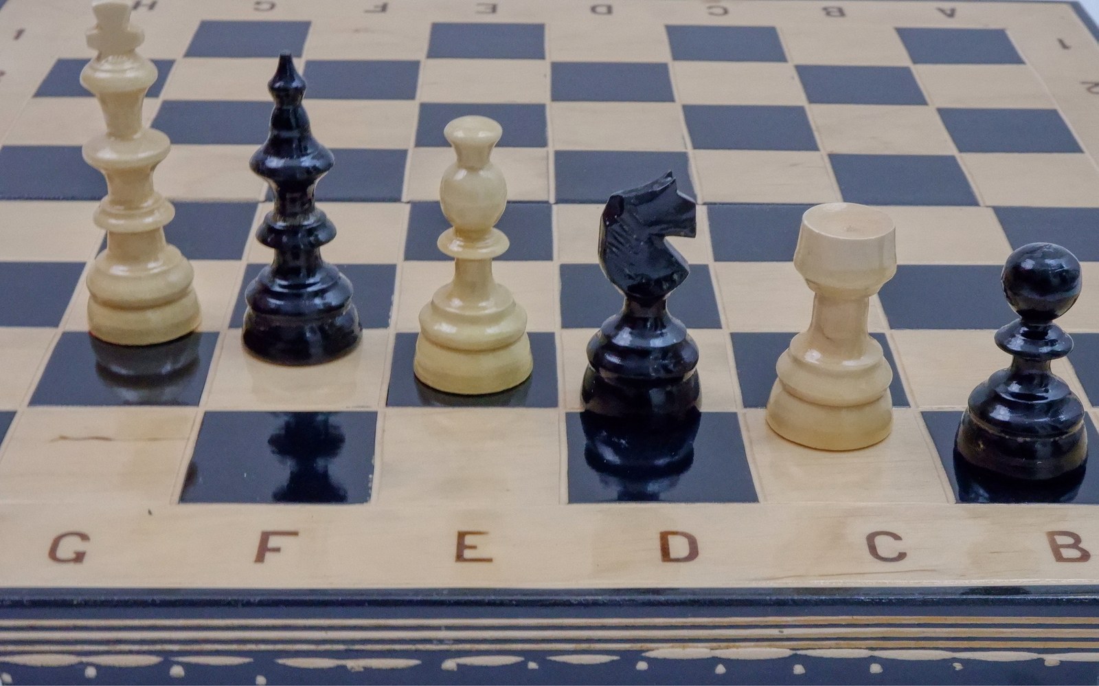 Set Șah și Table din Lemn de Fag, Lucrat Manual, Numerotat, 44x44 cm (Negru/Alb) - Image 4