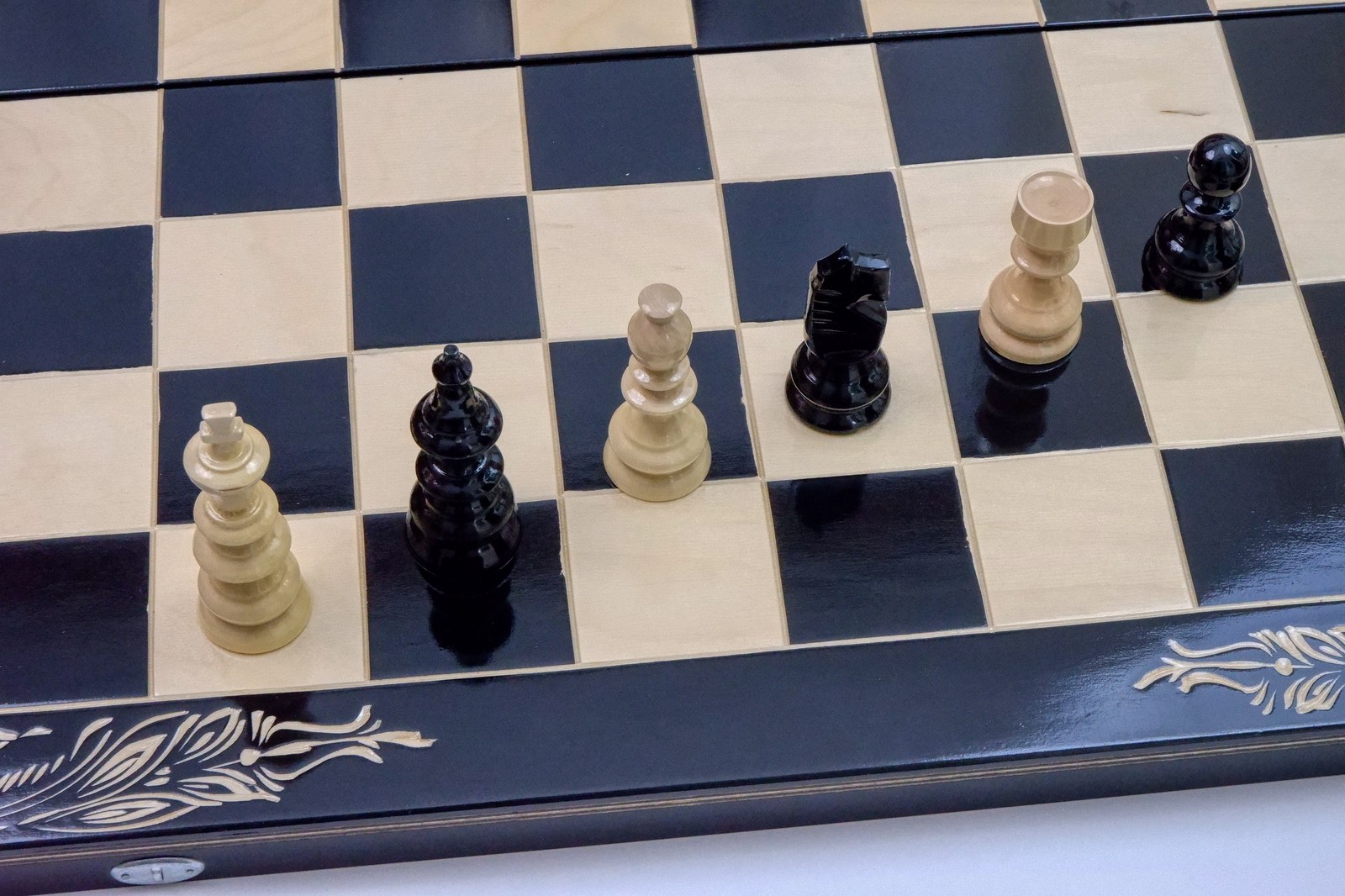 Set Șah și Table din Lemn de Fag Lucrat Manual, 65x65 cm (Negru/Alb) - Image 5