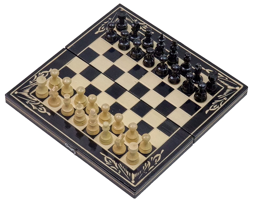 Set Șah și Table din Lemn de Fag Lucrat Manual, 26x26 cm (Negru/Alb)