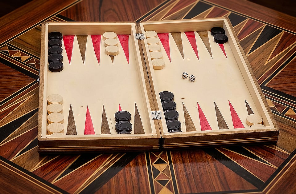 Set Șah și Table din Lemn de Fag Lucrat Manual, 32x32 cm (Maro/Alb)