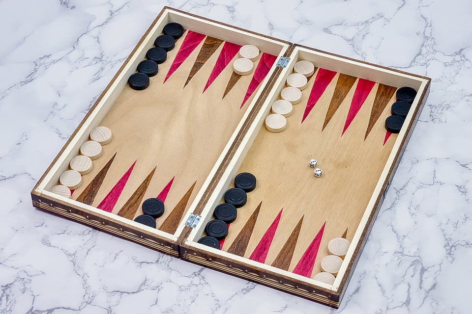 Set Șah și Table din Lemn de Fag, Lucrat Manual, Numerotat, 38x38 cm (Maro/Alb)