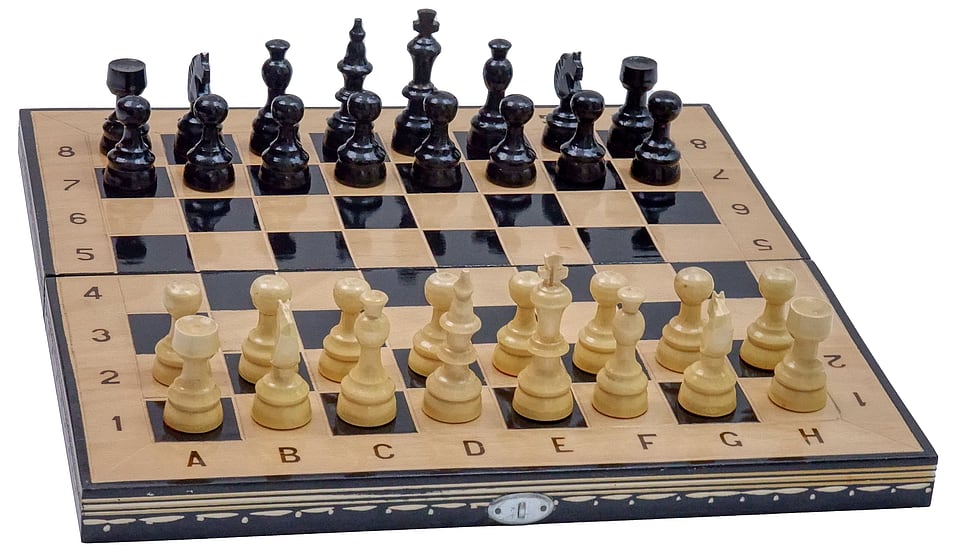 Set Șah și Table din Lemn de Fag, Lucrat Manual, Numerotat, 38x38 cm (Negru/Alb)