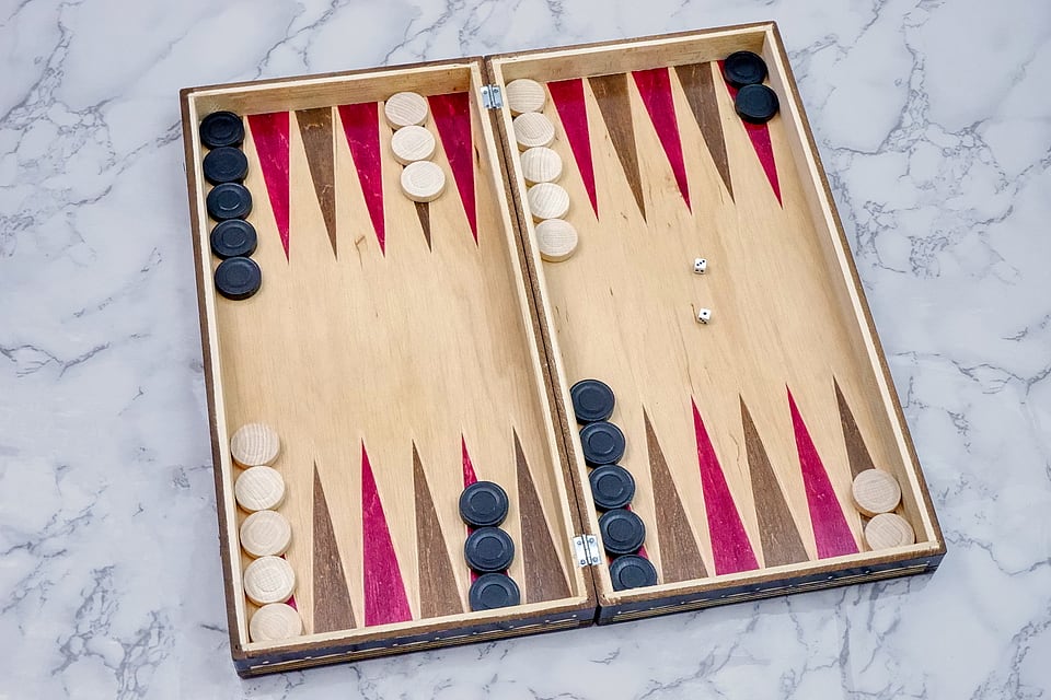 Set Șah și Table din Lemn de Fag, Lucrat Manual, Numerotat, 44x44 cm (Negru/Alb)