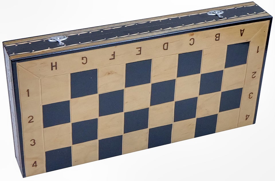 Set Șah și Table din Lemn de Fag, Lucrat Manual, Numerotat, 44x44 cm (Negru/Alb)