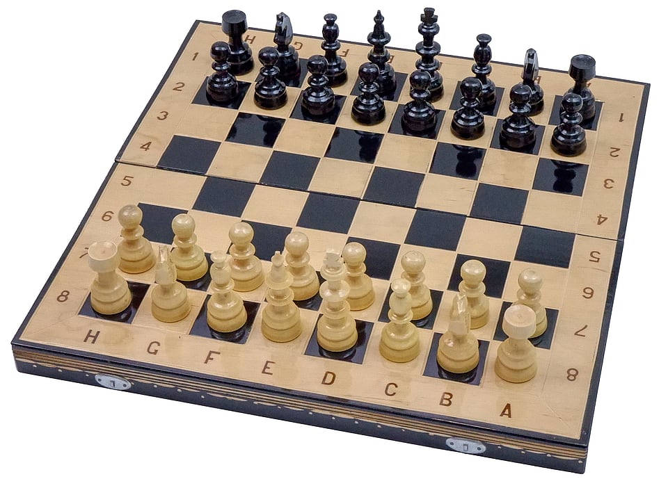 Set Șah și Table din Lemn de Fag, Lucrat Manual, Numerotat, 44x44 cm (Negru/Alb)