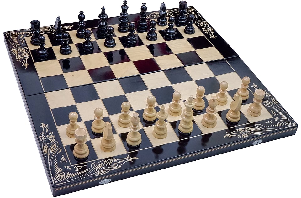 Set Șah și Table din Lemn de Fag Lucrat Manual, 65x65 cm (Negru/Alb)